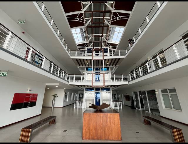 278M² OFFICE TO LET IN MOUILLE POINT